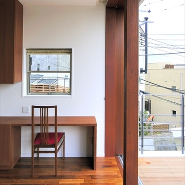 景色と風を感じられるデスクスペース