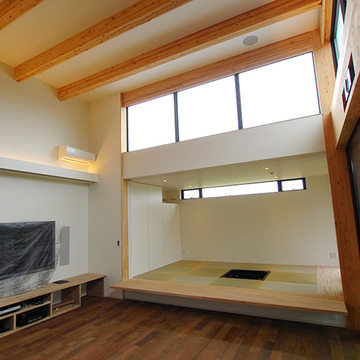 ハイサイドライトの明るい室内