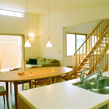 自然素材のダイニング・リビング