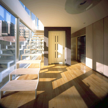 ストリップ階段で、室内に風景を取り込む