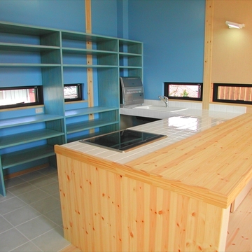 造作オリジナルキッチン　床タイル