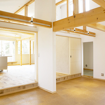 キッチンは一段高いスペースに