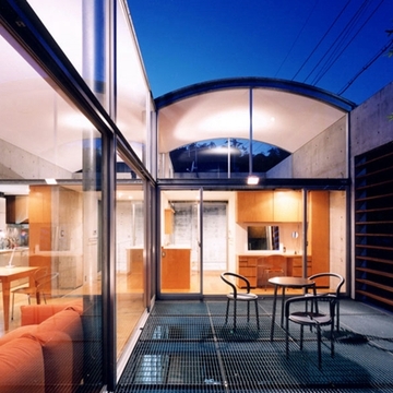 コートハウスの中庭夜景