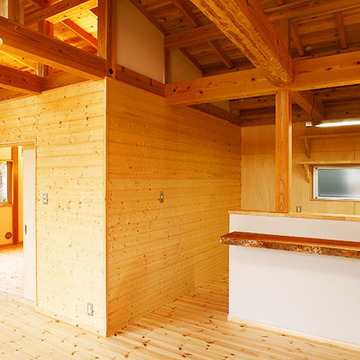 キッチンそばのカウンター