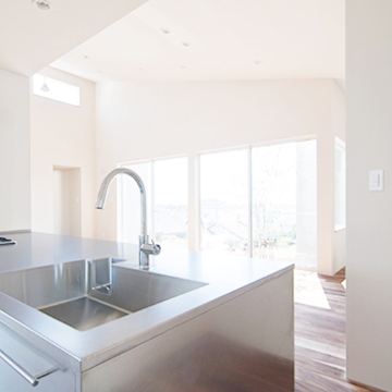 ステンレスのオープンキッチン