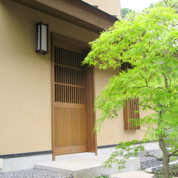 落ち着いた雰囲気の玄関