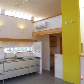 吹き抜けのダイニングキッチン