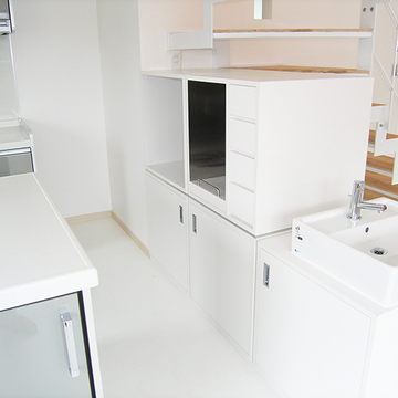 真白で統一されたキッチンスペース