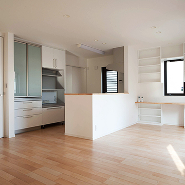 壁面収納を多く設けたLDK