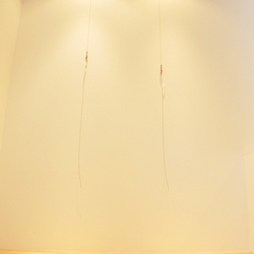 天井に設けたスポットライト