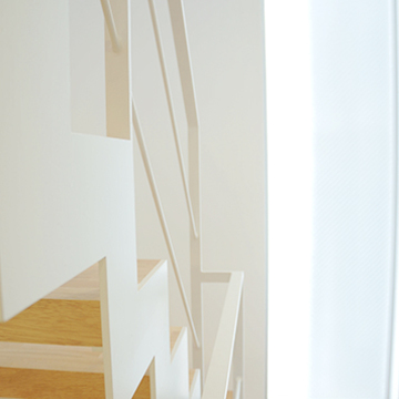 明るい階段スペース