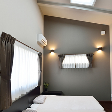 採光を複数方向から取り入れる寝室