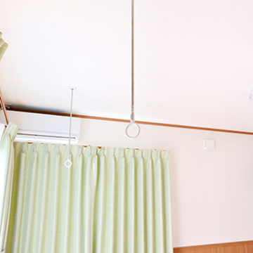 天井吊り下げタイプの室内物干し