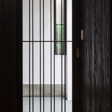 縦格子の硝子引戸