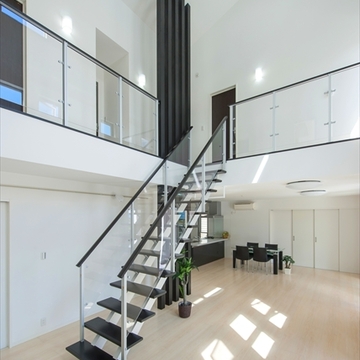 吹き抜けのあるリビング