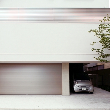 外観03　シルバーですっきりシャープに