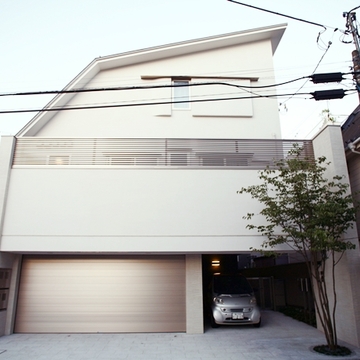 外観02　シルバーですっきりシャープに