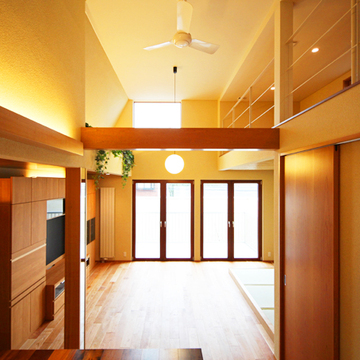 ダイニングからリビングまで一望できるワンフロアスタイル