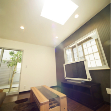 リビングに光を導くトップライト