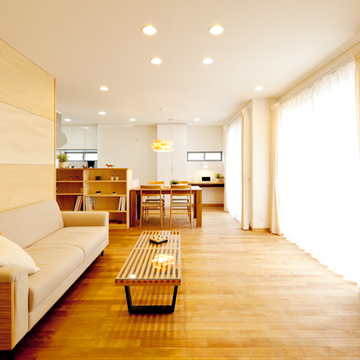 シンプルで落ち着ける空間の家