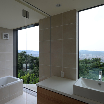 洗面・浴室からも遮るもののない眺望が得られる