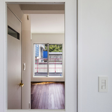 廊下からみえる仕事場