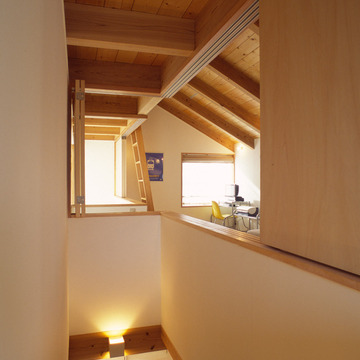 林立する柱の夜景（夜）