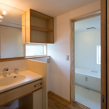 造作の洗面化粧台