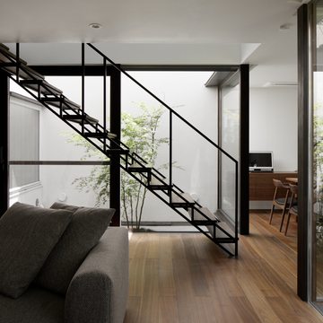 リビングと坪庭（バスコート）