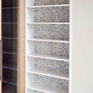 モザイクタイルの飾り棚