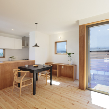 親世帯のダイニングとキッチン