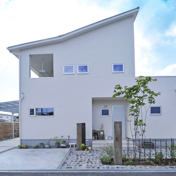 インテリアと吹き抜けが魅力 光あふれるナチュラルな家