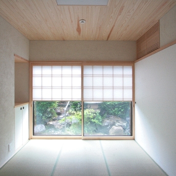 たたみの間（客間兼仏間）