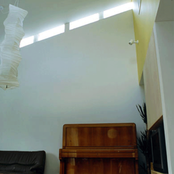 ハイサイドライトのある吹抜リビング