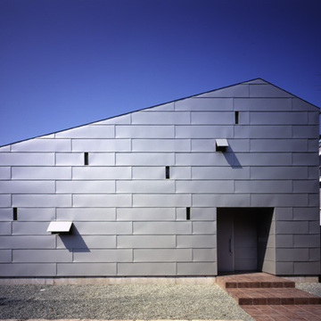 ガルバリウム鋼板張りの外壁「東村山M邸」