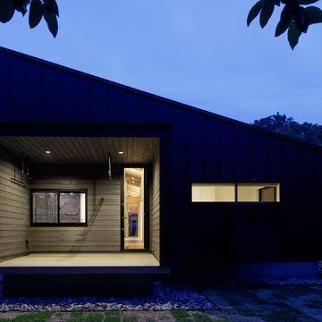 佐倉の別荘｜建物外観（夜景）