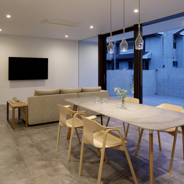 リビングダイニング夕景