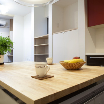 壁面も最大限利用して収納に