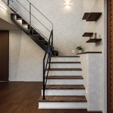 スチール(鉄骨)製階段と組み合わせたオープン階段