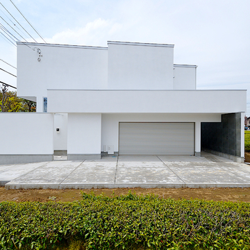 敷地全体を巡るような構成