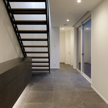 玄関ホール夕景