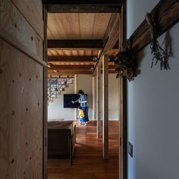 キッチン裏の回遊家事動線から。