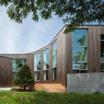 五つの角度の織りなす家