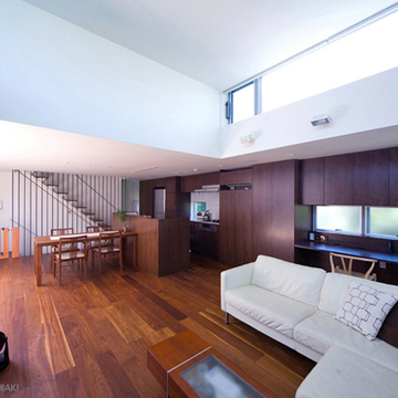 高窓のあるリビング