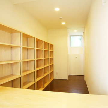 本棚のある書斎