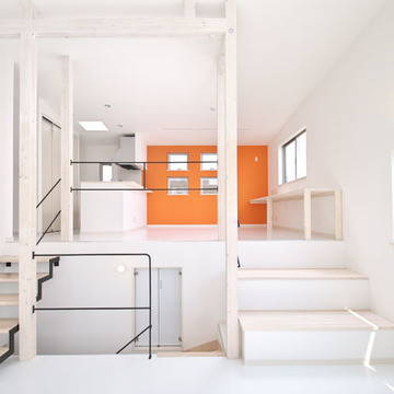 オレンジ色の内壁