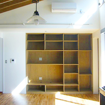 リビングの造り付け収納棚