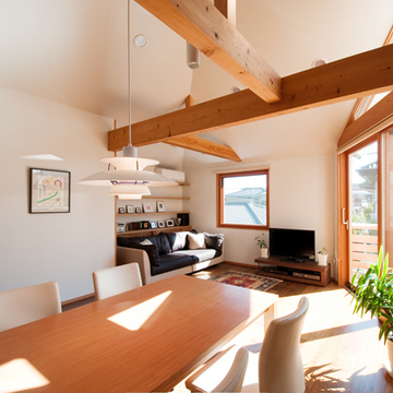 ダイニングからリビングをみる