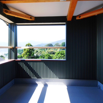 屋根付きのバルコニー