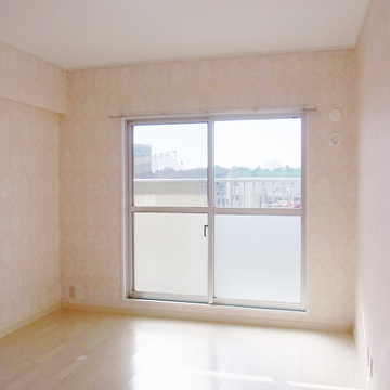 和室を改修した寝室